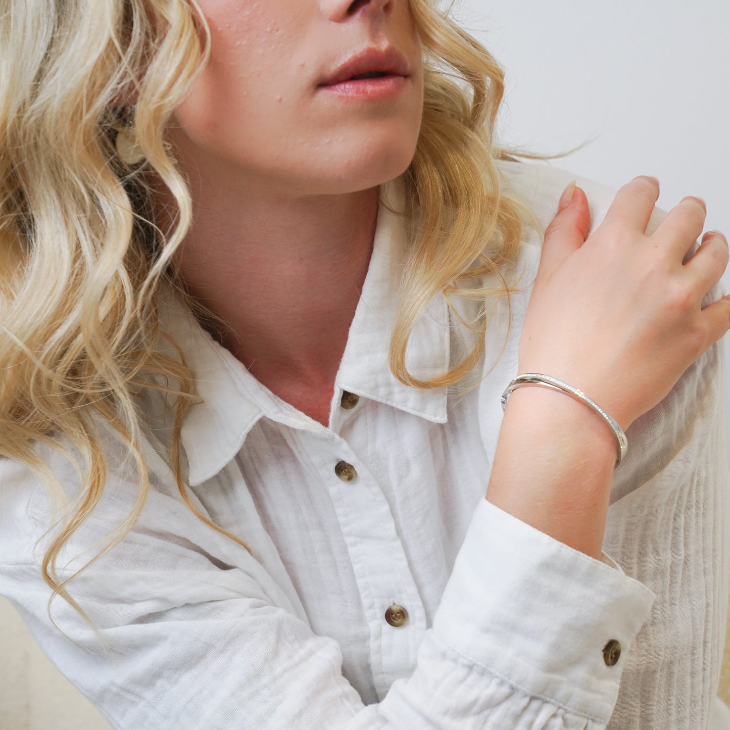 Lune Twisted Bangle