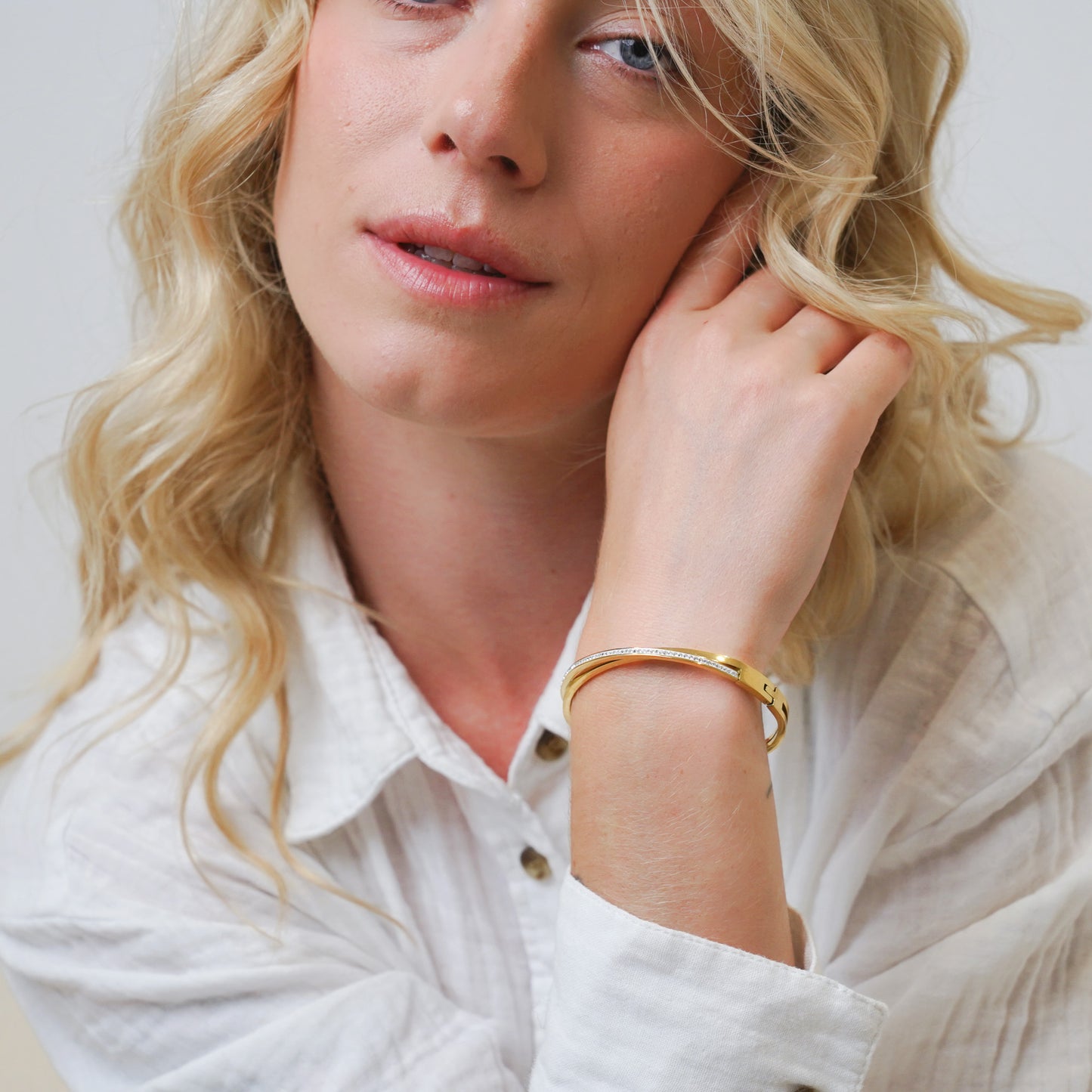 Lune Twisted Bangle