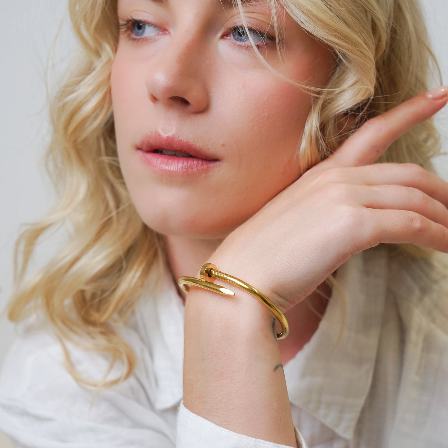 Cora Nail Bangle Plain