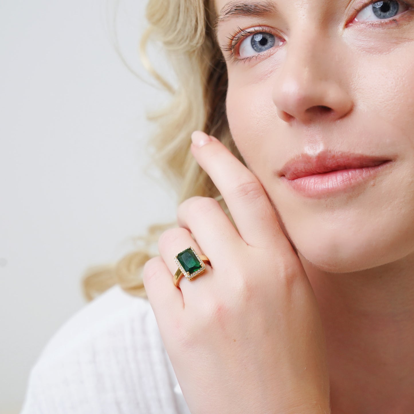 Ani Emerald Ring
