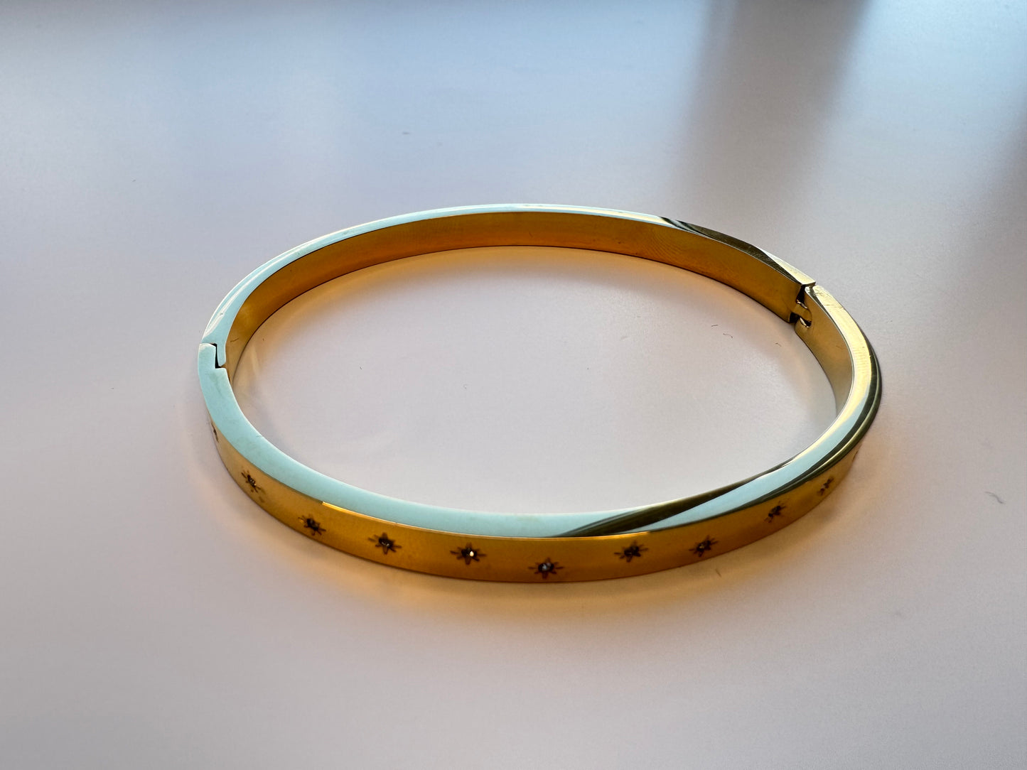 Bracelet jonc en or et diamants