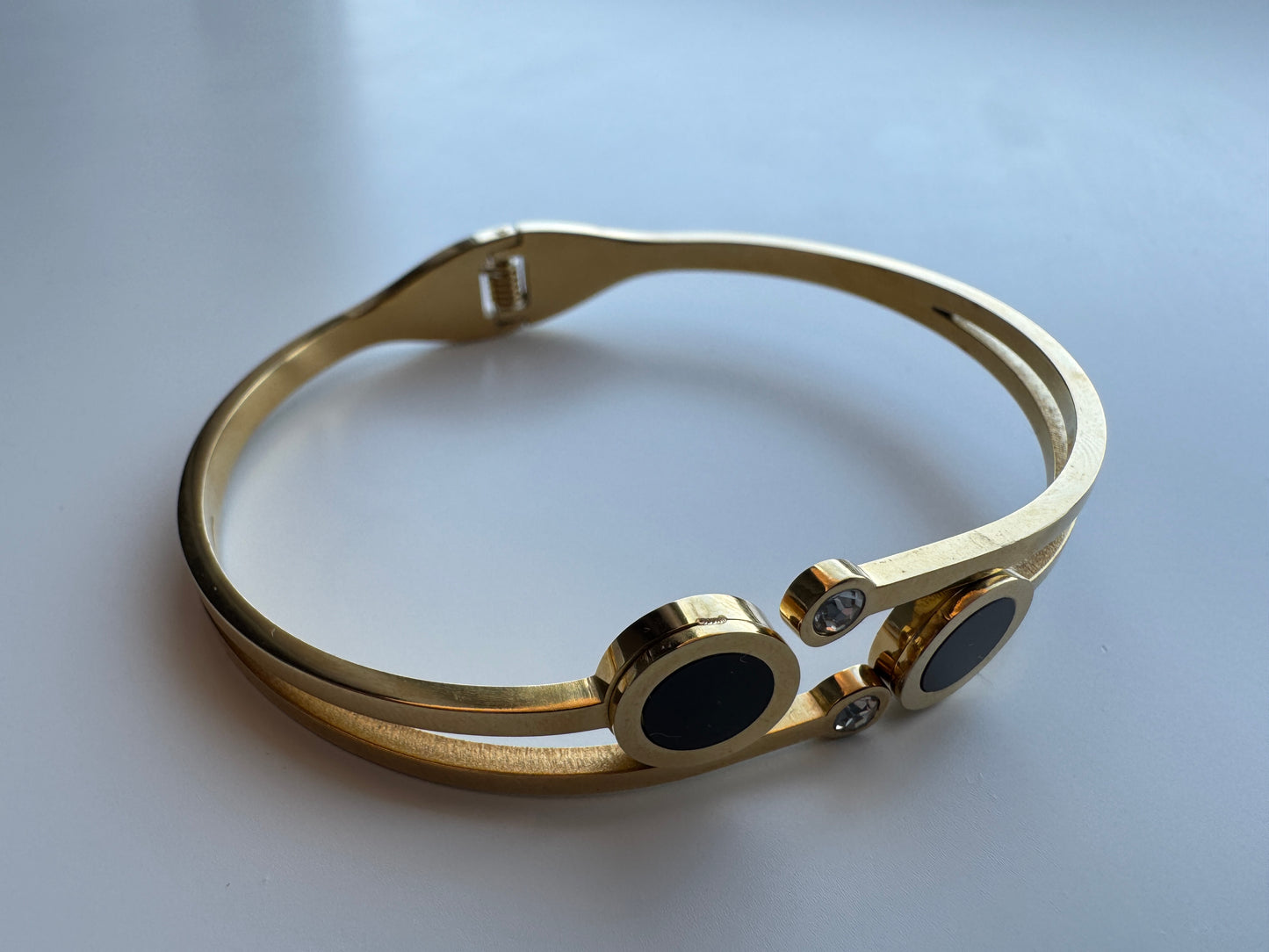 Lola Bangle