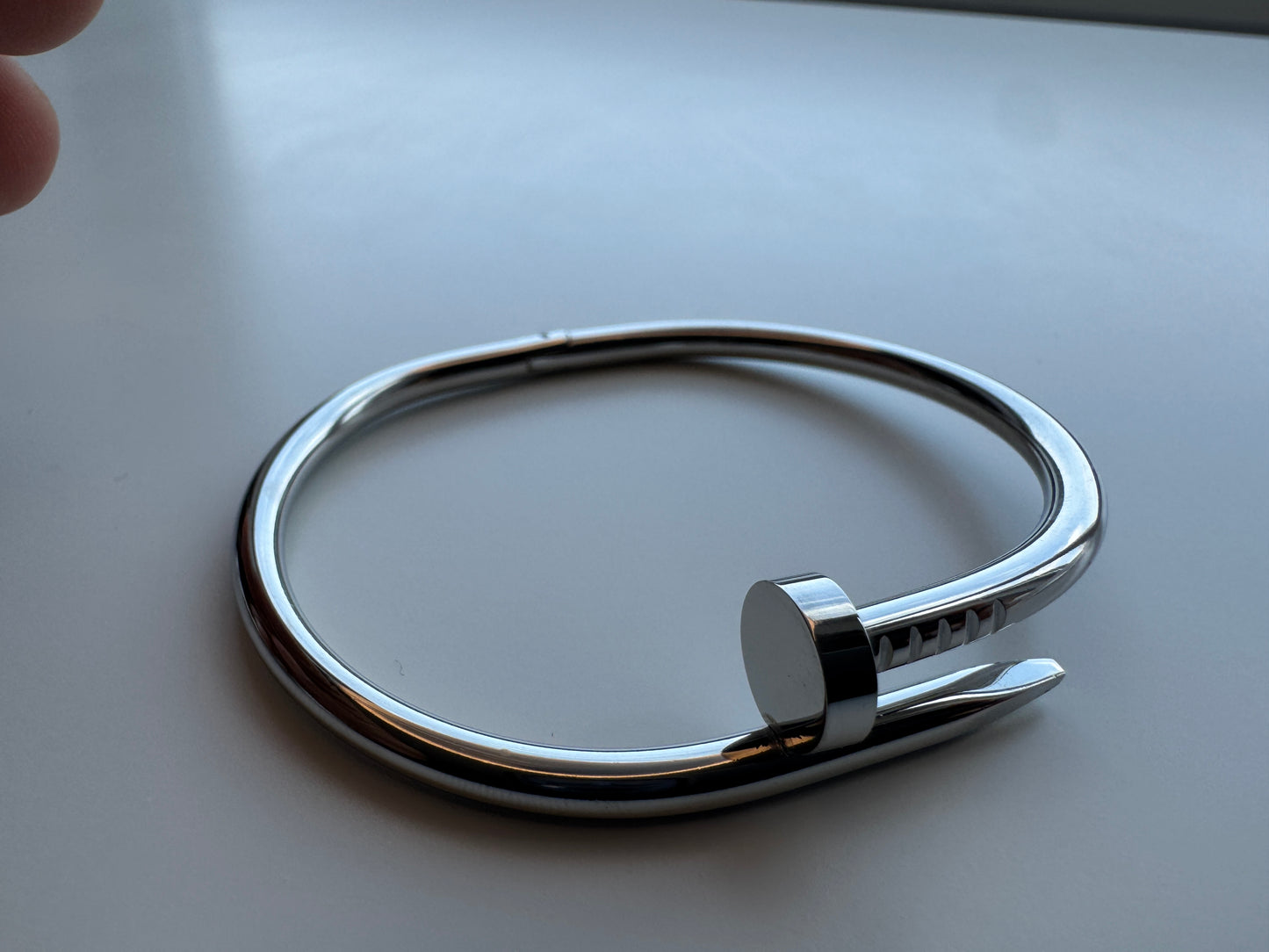 Cora Nail Bangle Plain