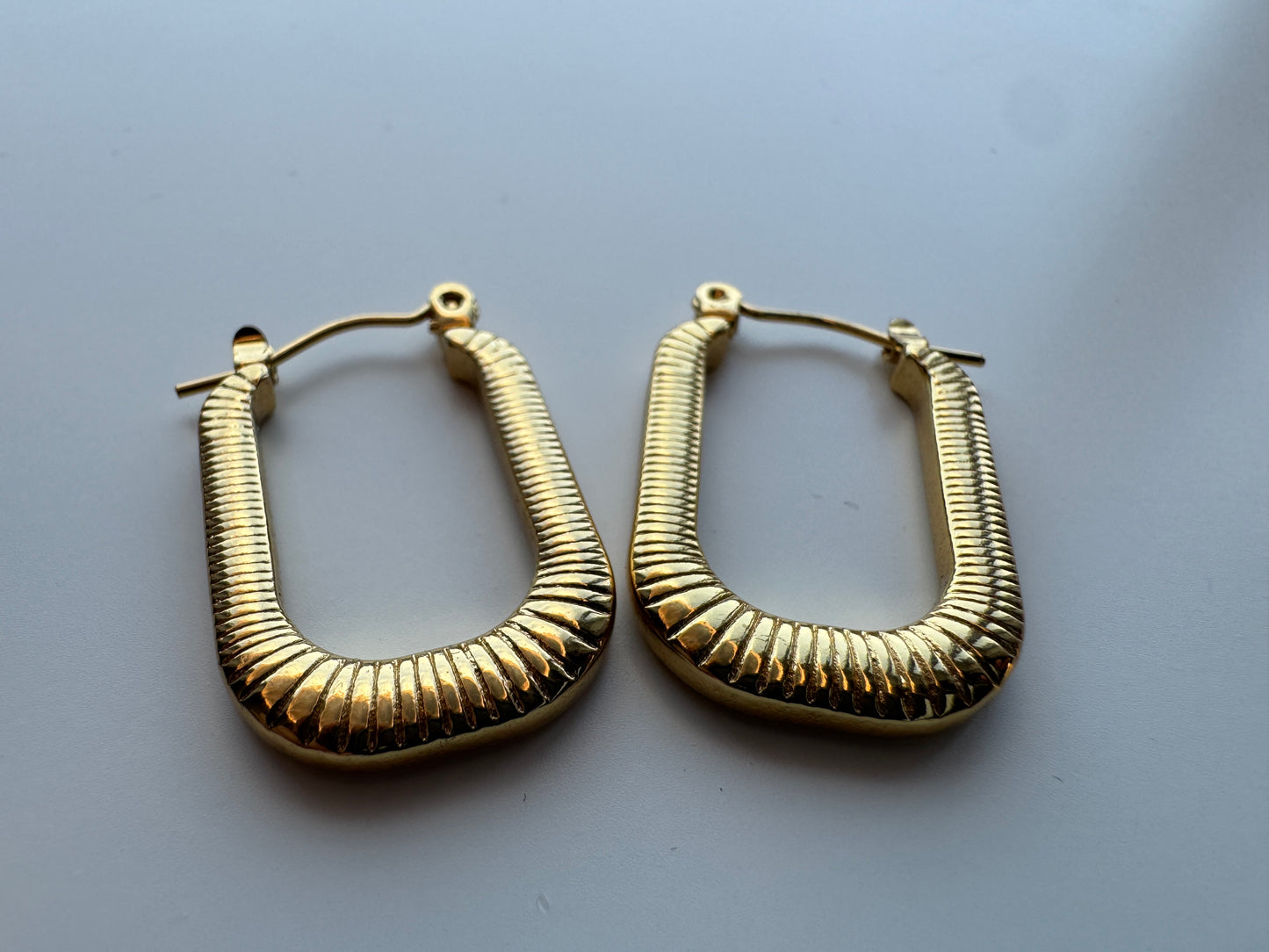 Mia Square Hoops