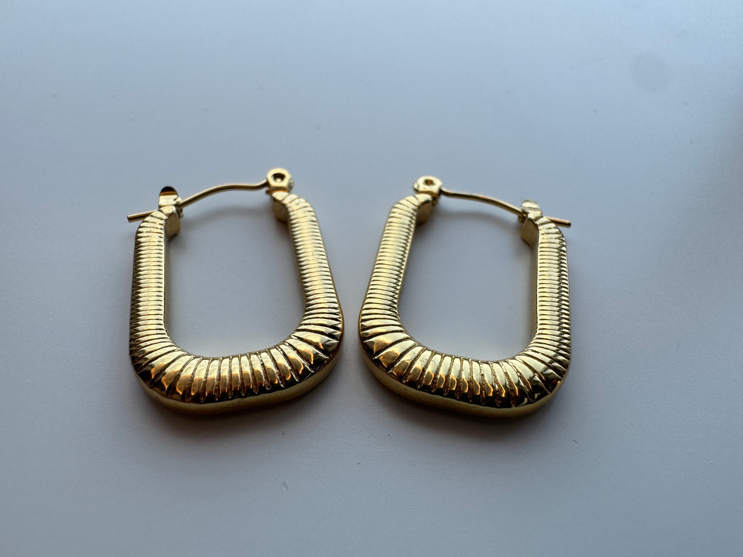 Mia Square Hoops
