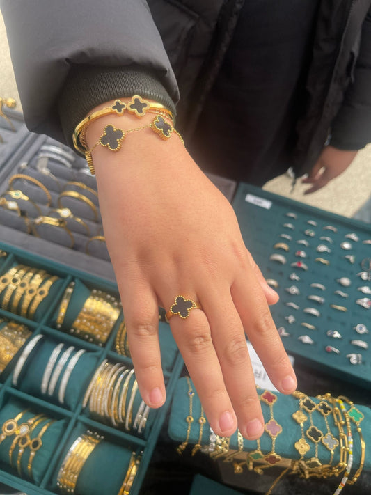 Clover Jewelry Craze: Why Everyone Loves It