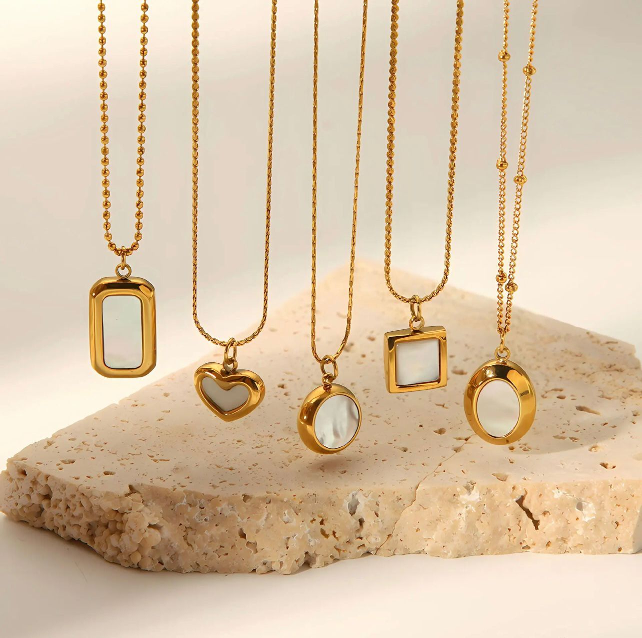 Women’s Necklaces