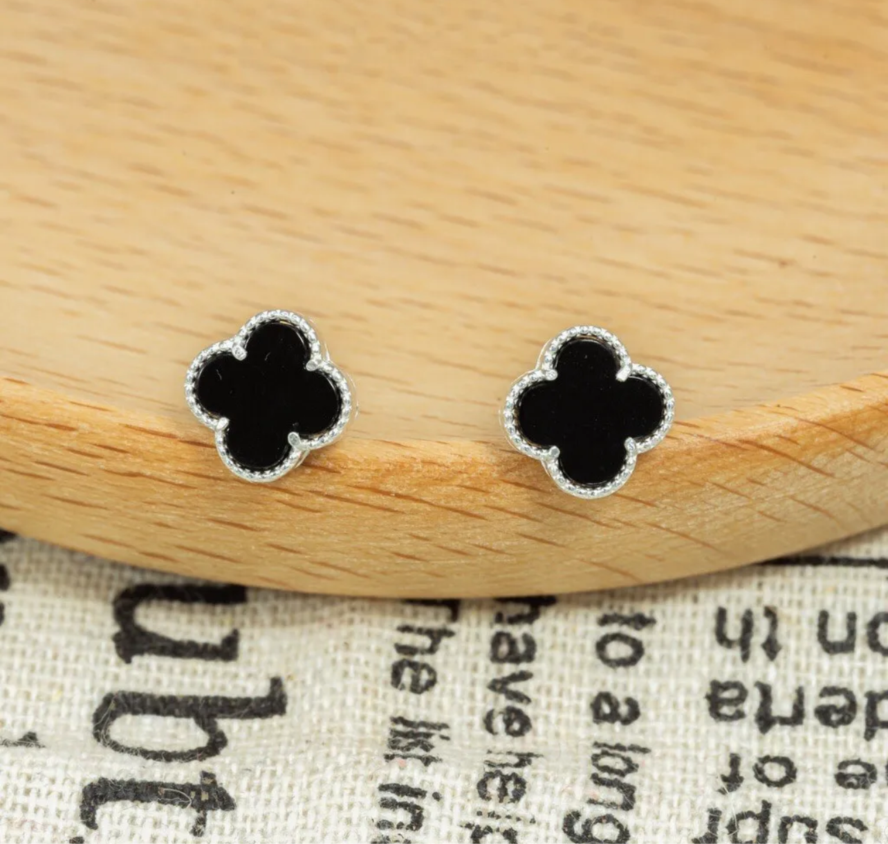 Four leaf clover studs silver