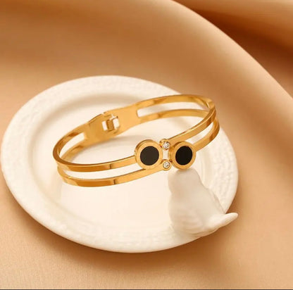 Lola Bangle