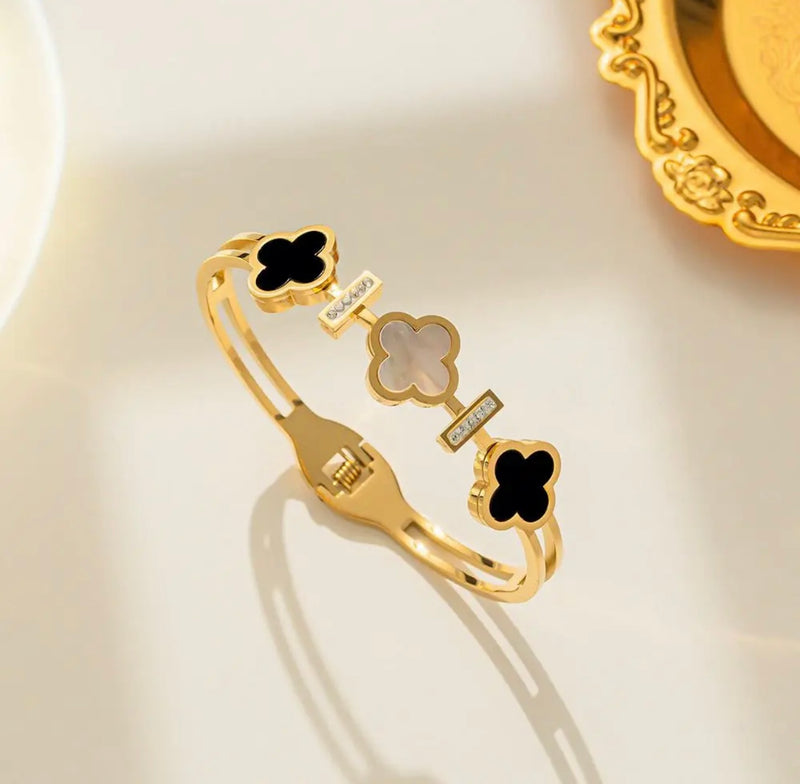 Grace Clover Bangle
