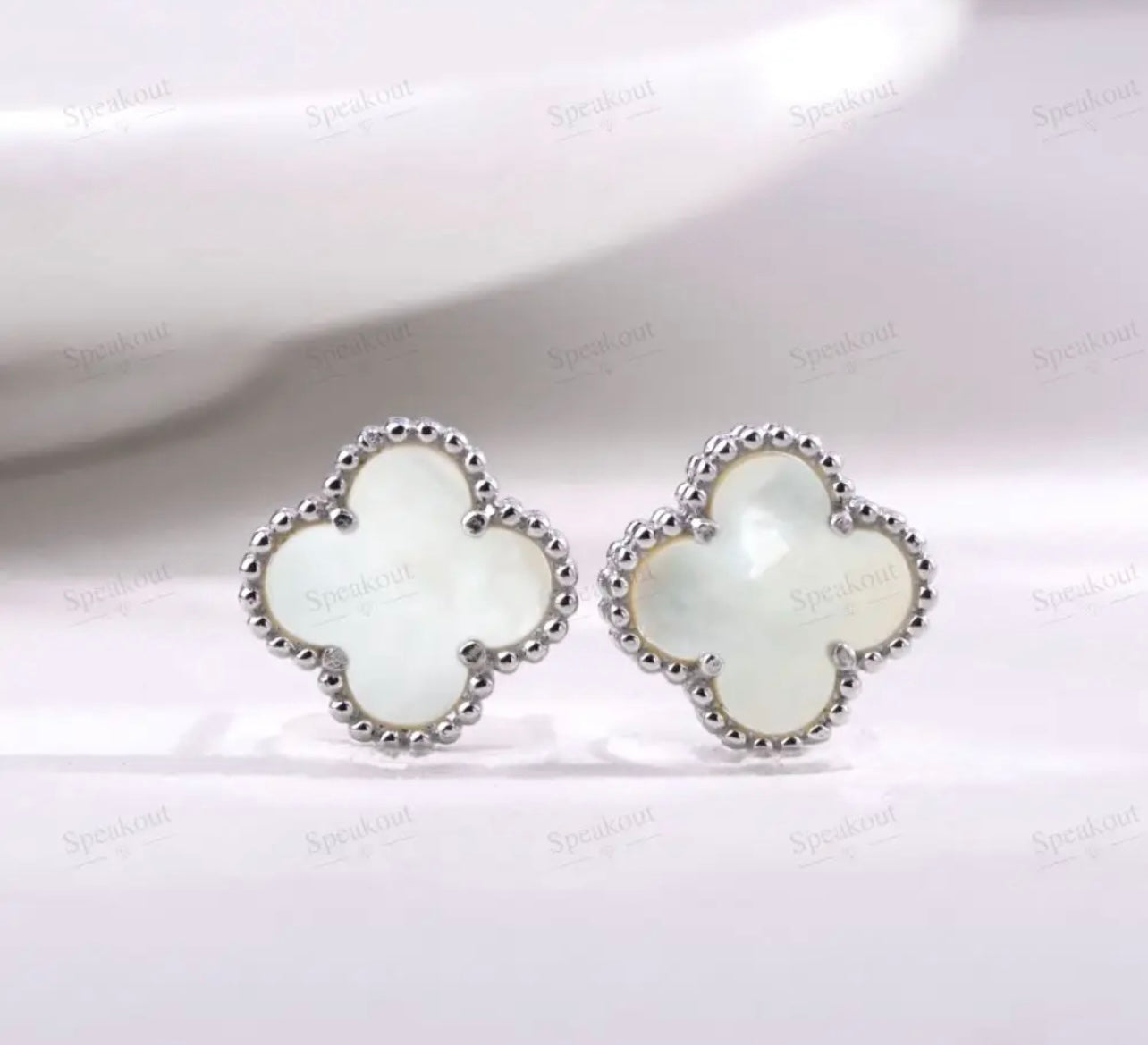 Four leaf clover studs silver
