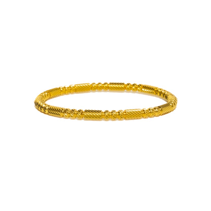 Zeenat Textured Bangle