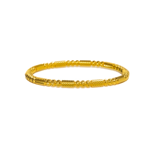 Zeenat Textured Bangle