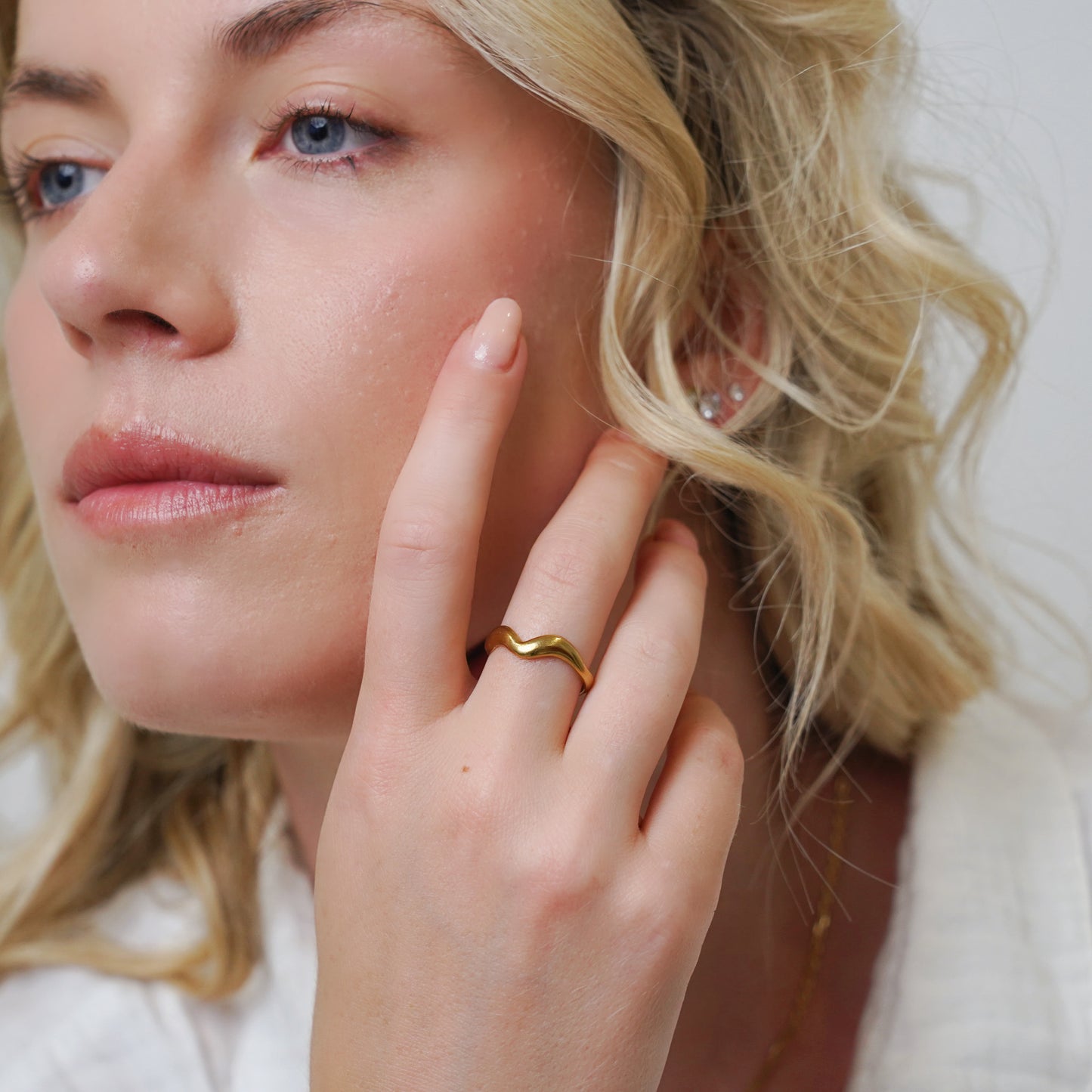 Alina Twisted Ring