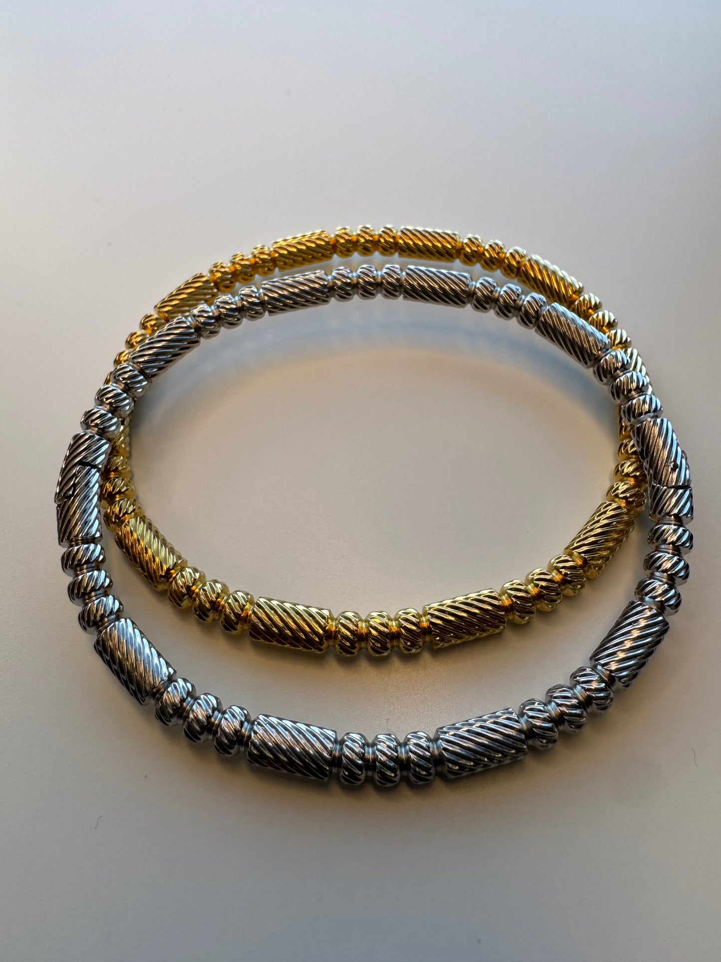 Zeenat Textured Bangle