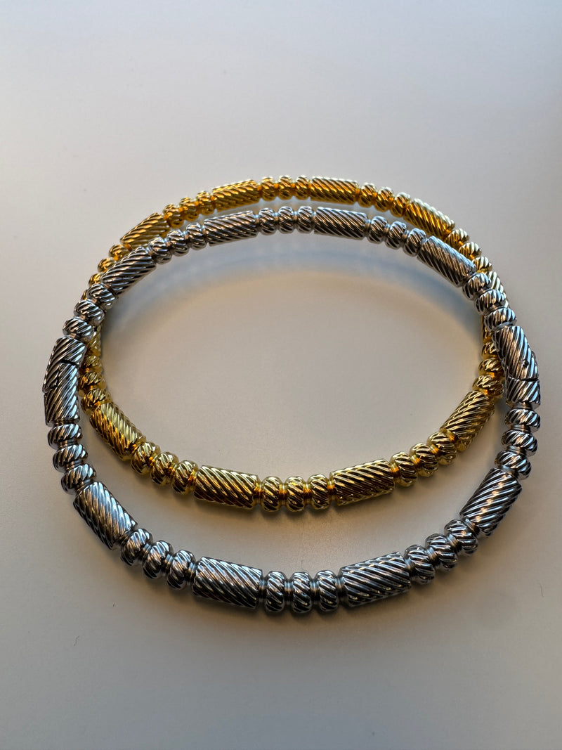 Zeenat Textured Bangle
