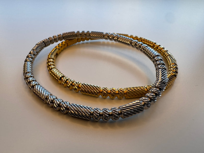 Zeenat Textured Bangle