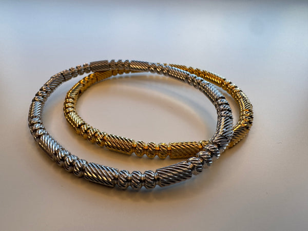 Zeenat Textured Bangle