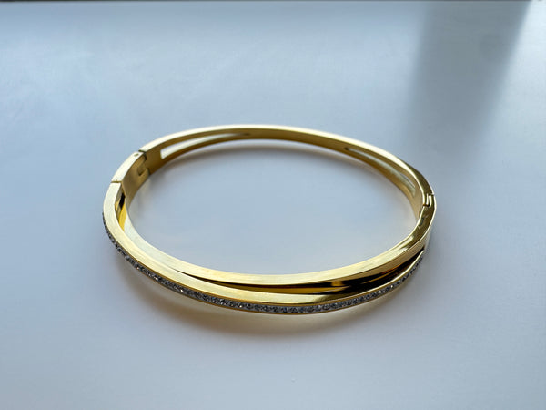 Lune Twisted Bangle