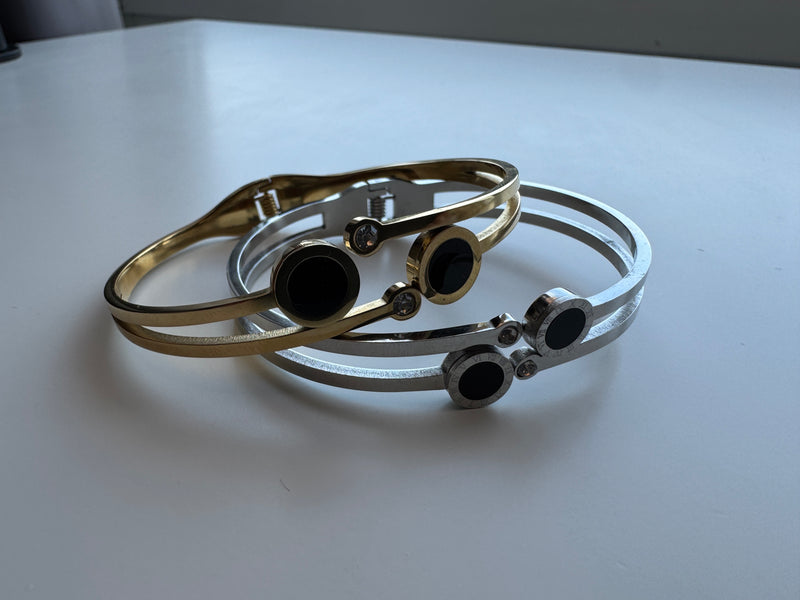Lola Bangle