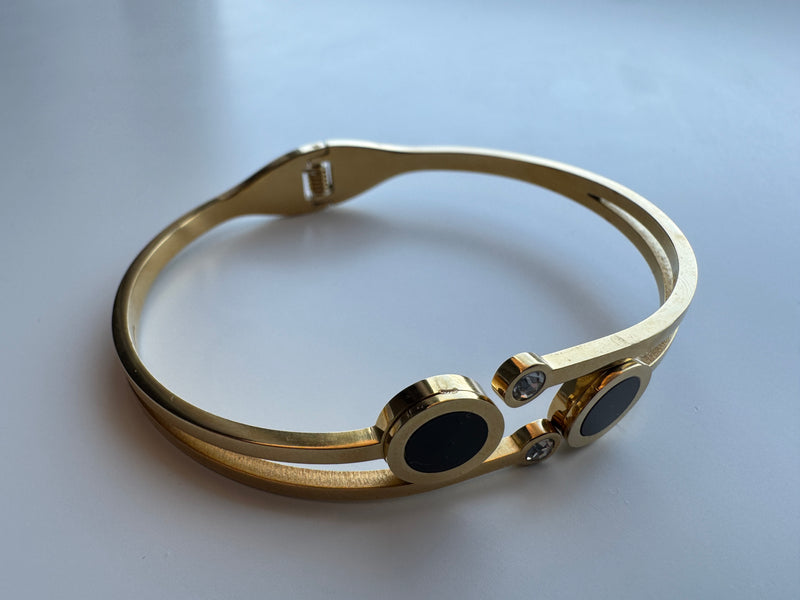 Lola Bangle