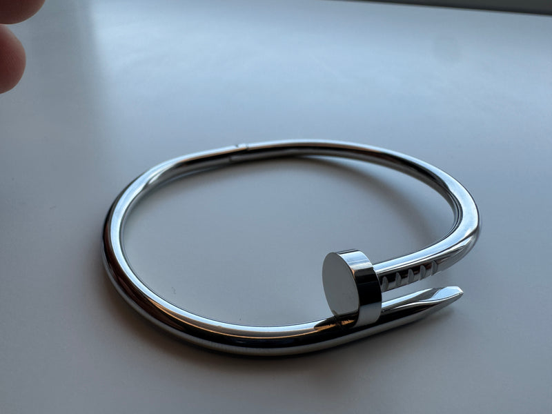 Cora Nail Bangle Plain