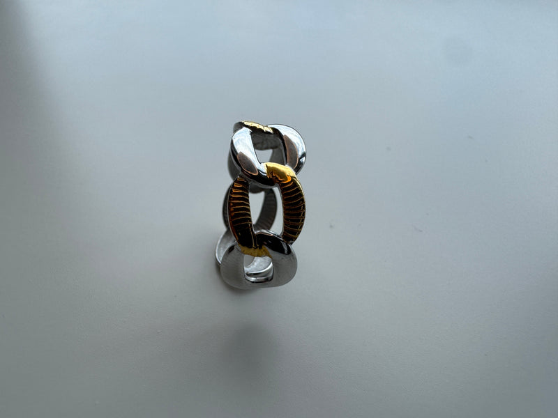Two toned double link ring